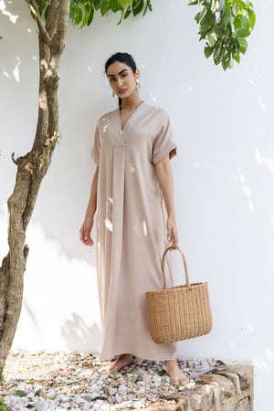 
            
                Load image into Gallery viewer, NEAUTRAL | SHIMMER KAFTAN
            
        